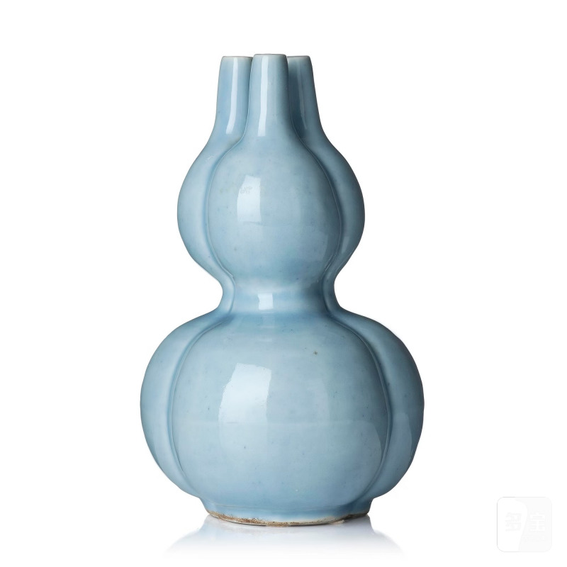 A 'claire de lune' glazed double-gourd vase,